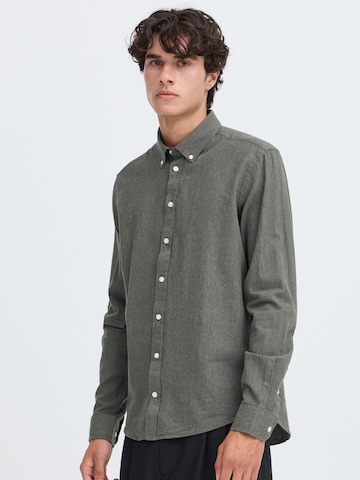 Coupe regular Chemise 'CFAnton' Casual Friday en vert : devant