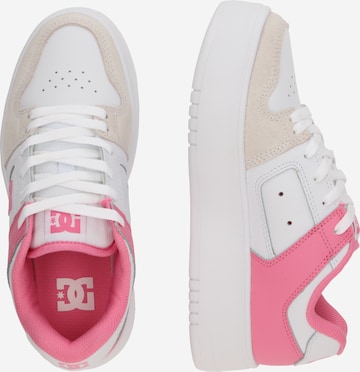 DC Shoes Matalavartiset tennarit 'MANTECA' värissä valkoinen