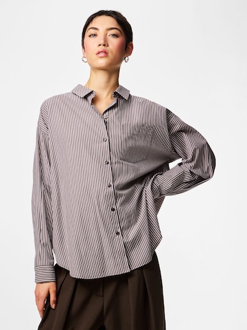 Camicia da donna di PIECES in marrone: frontale