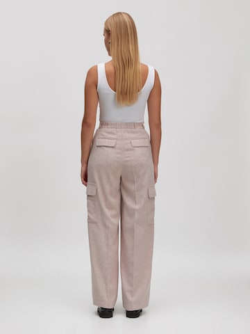EDITED Loosefit Housut 'Tjarda' värissä beige
