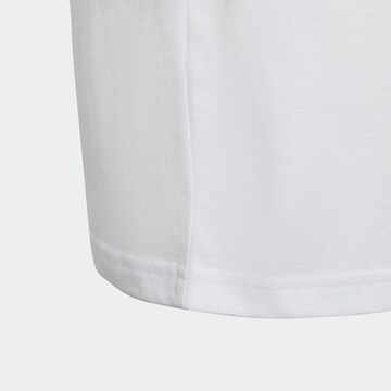 ADIDAS SPORTSWEAR - Camiseta funcional 'Essentials 3-Stripes ' en blanco