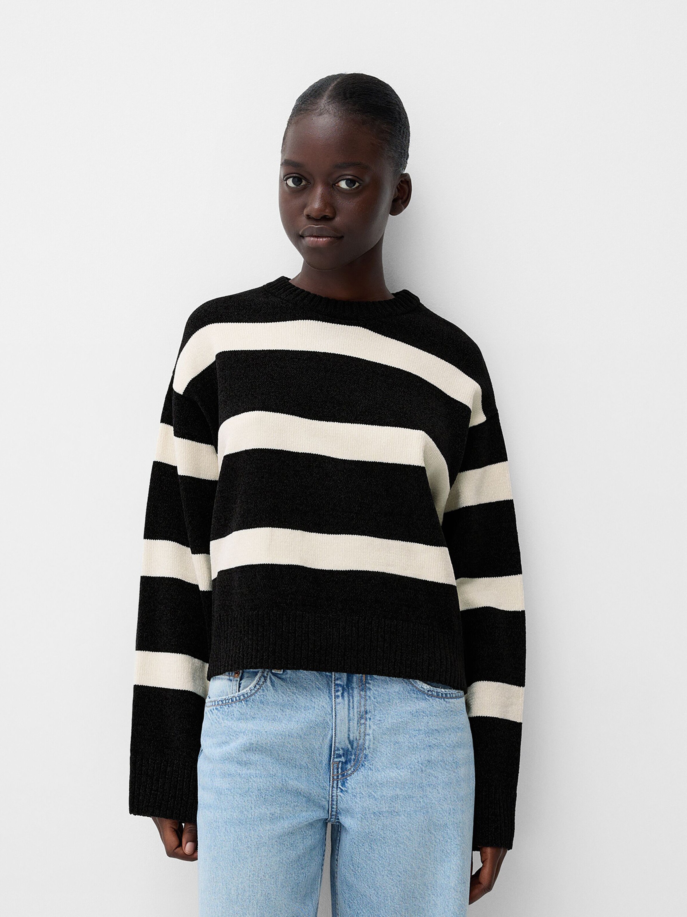 Pull over Bershka en Noir ABOUT YOU