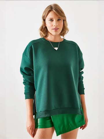 Felpa di Bianco Lucci in verde: frontale