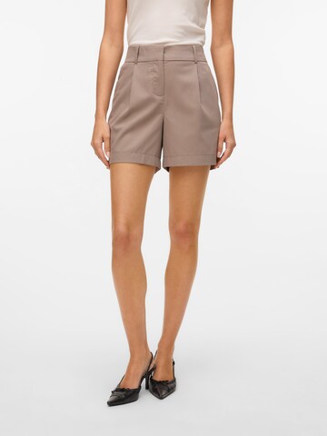 VERO MODA Regular Shorts 'VMNILA' in Grau: Vorderseite