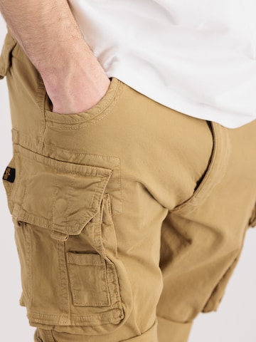 ALPHA INDUSTRIES Regular Shorts in Grün