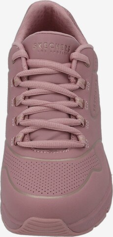 SKECHERS Sneaker in Lila