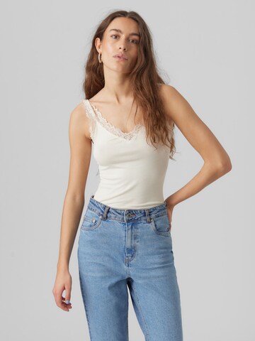 Vero Moda Petite Topp 'Rosa', värv beež: eest vaates