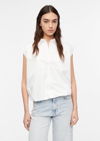 COMMA Blouse in White: front