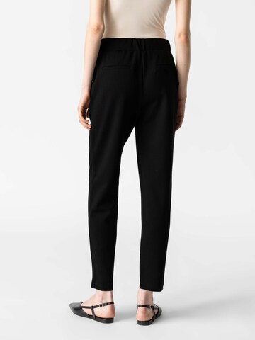Loosefit Pantalon 'Amyy' Les Lunes en noir