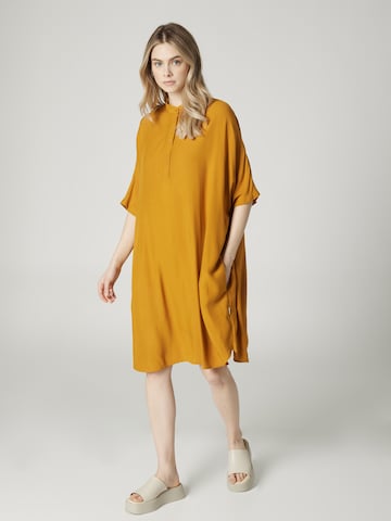 Robe-chemise 'Livy' Wemoto en jaune : devant