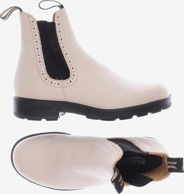 Blundstone Dress Boots in 38 in White: front