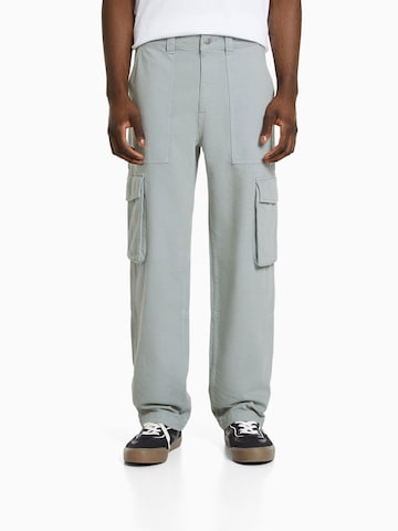 regular Pantaloni cargo di Bershka in grigio: frontale