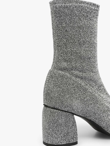 Scalpers Ankle Boots in Silver