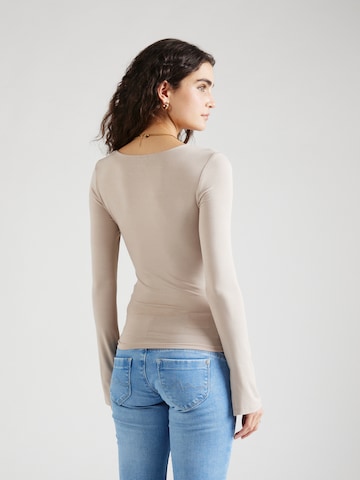 Gina Tricot T-shirt i beige