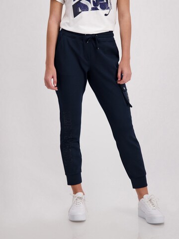 monari Tapered Cargo Pants in Blue: front