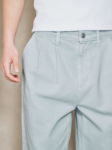 Barrel Jean à pince Next en bleu