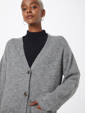 Cardigan 'Marsin' minimum en gris