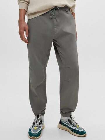 Pull&Bear Tapered Broek in Grijs