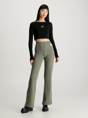 évasé Pantalon Calvin Klein Jeans en vert
