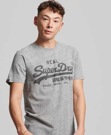 Superdry T-Shirt in Grau: predná strana