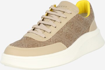 Baskets basses 'DOLO' GUESS en beige : devant