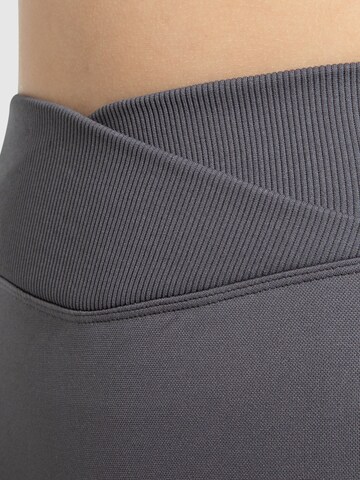 Smilodox Slimfit Leggings 'Silvia' in Grijs