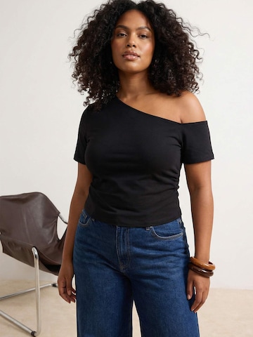 Maglietta di Trendyol Curve in nero: frontale