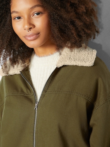 Bershka Jacke in Grün