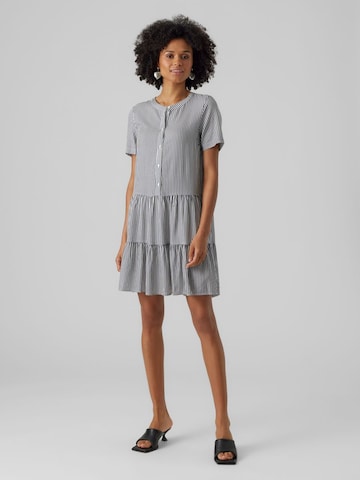 VERO MODA - Vestido camisero 'Bumpy' en blanco