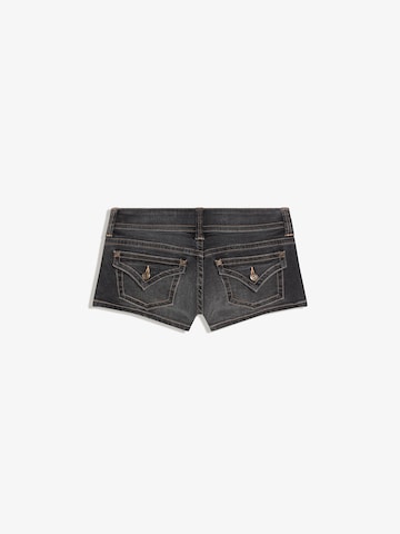 BershkaSlimfit Traperice - crna boja