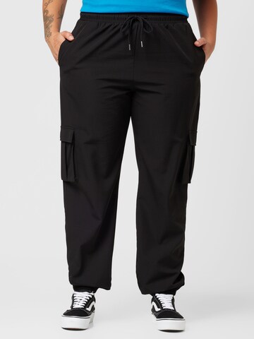 Noisy May Curve Tapered Cargo Pants 'KIRBY' in Black: front