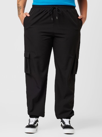 Noisy May Curve Tapered Cargo trousers 'KIRBY' in Black: front