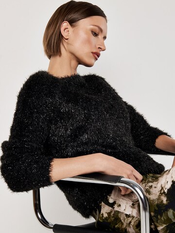 Pull-over ' ' Apricot en noir : devant