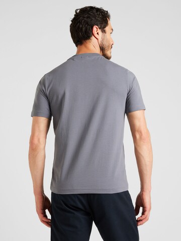 BOSS - Camiseta en gris