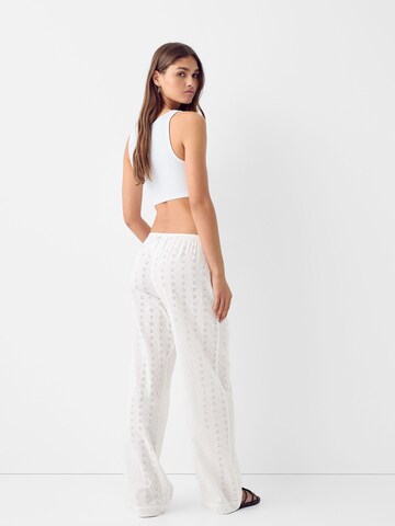 Loosefit Pantalon Bershka en blanc