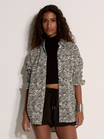 Chemisier ' ' Apricot en noir : devant