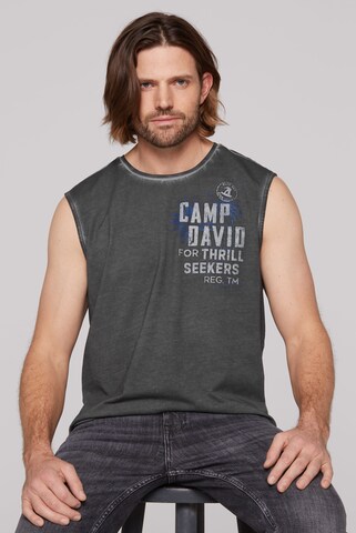 CAMP DAVID Muskelshirt Oil Dyed mit Label Prints in Schwarz: Vorderseite