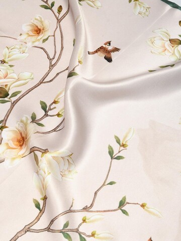 Sciarpa 'Seidentuch Magnolie  weiß' di MayTree in rosa