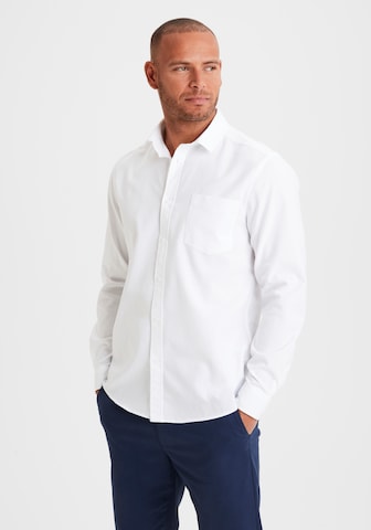 Coupe regular Chemise H.I.S en blanc