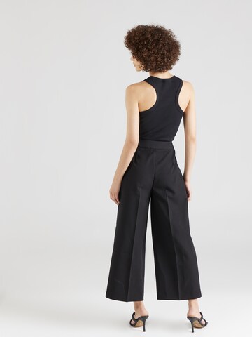 Wide leg Pantaloni con piega frontale 'Vicky' di ABOUT YOU x Iconic by Tatiana Kucharova in nero