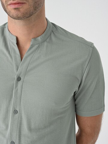 Antioch Regular fit Button Up Shirt in Green