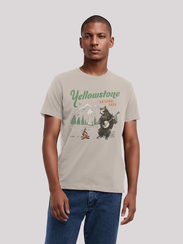 T-Shirt 'US National Parks Yellowstone Bear Playing Banjo' F4NT4STIC en beige : devant