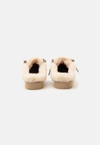 UGG Pantolette 'Lowmel' in Braun