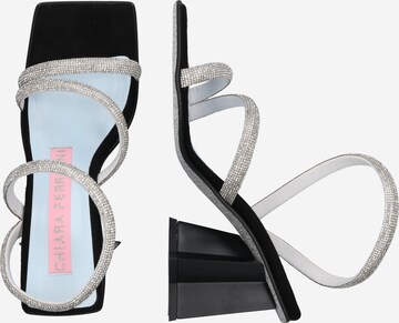 Chiara Ferragni Páskové sandály – šedá