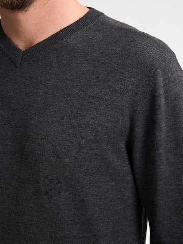 Pullover di Petrol Industries in grigio