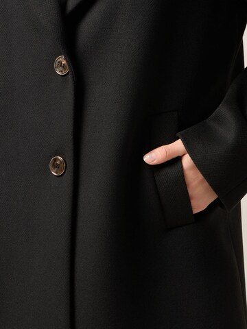 oltre Wintermantel in Zwart