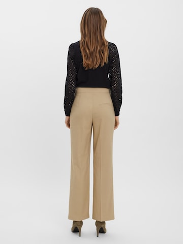 Aware Regular Trousers 'Shiny' in Beige