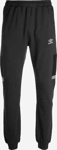 Effilé Pantalon de sport UMBRO en gris : devant