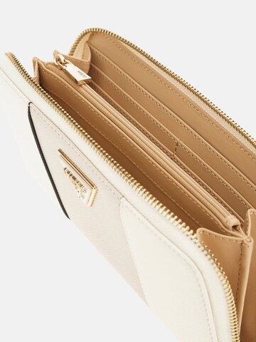 GUESS Portemonnaie 'Laurel' in Beige