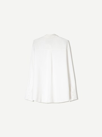 Chemisier Bershka en blanc